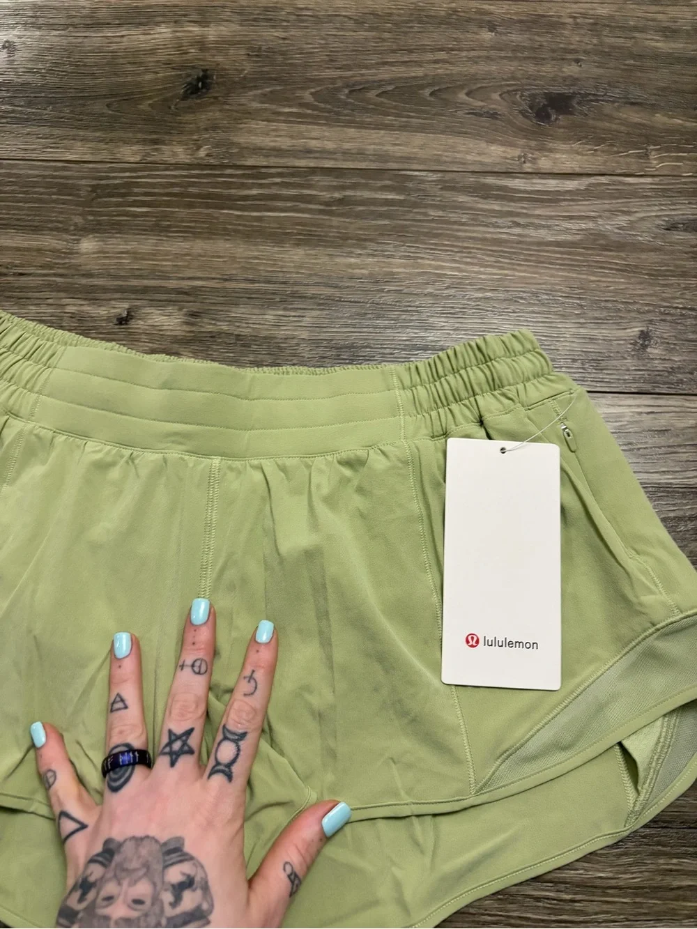 NWT Lululemon Hotty Hot Short *LR *2.5